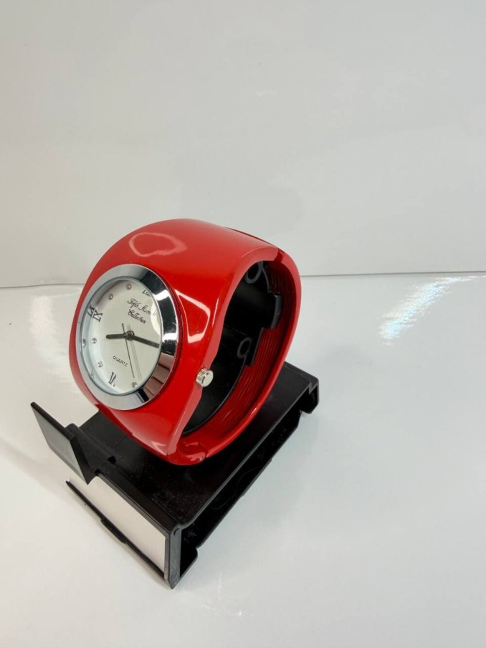 Fifth Avenue Collection Red Cuff Watch – Seiko Movement - Picture 3 of 13